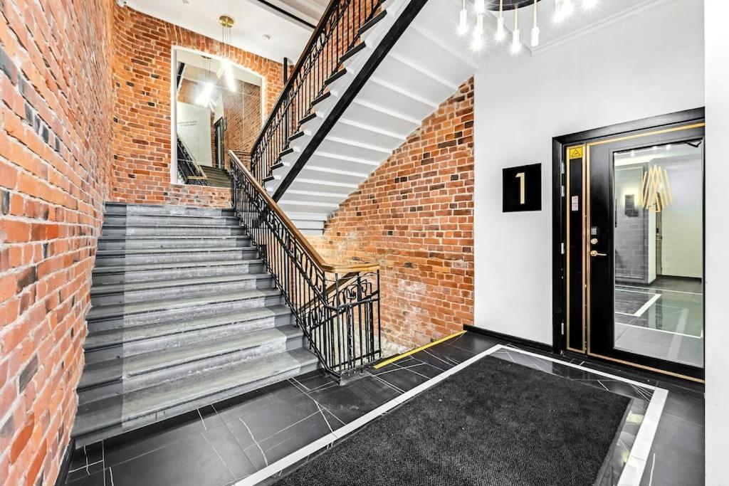 Urban-Glam City Centre Studio With A Gym And Terrace Таллінн Екстер'єр фото