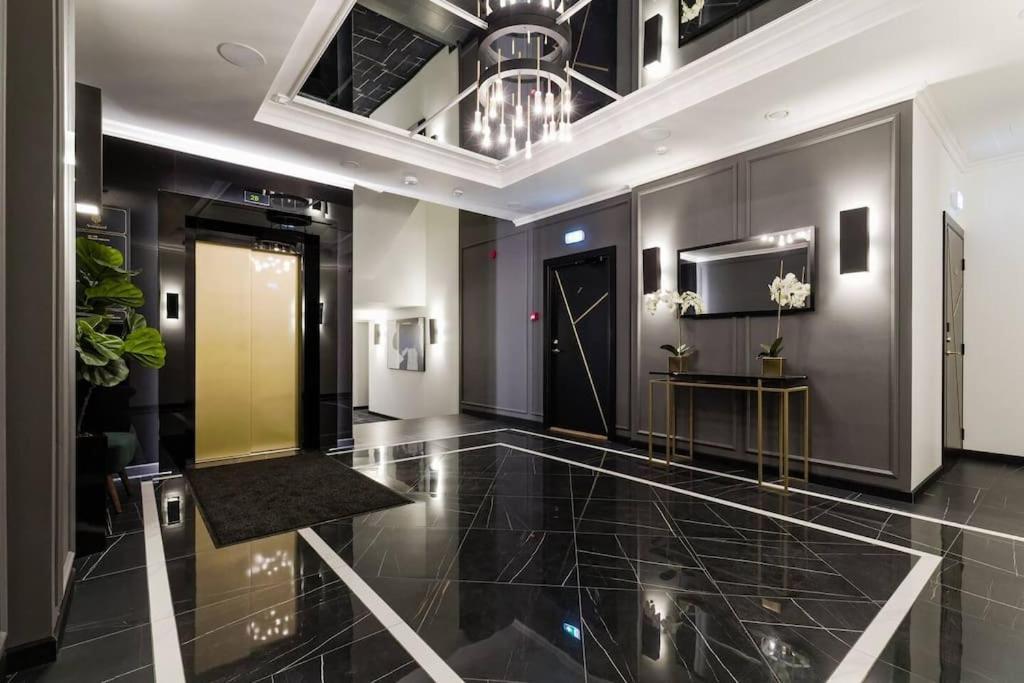 Urban-Glam City Centre Studio With A Gym And Terrace Таллінн Екстер'єр фото