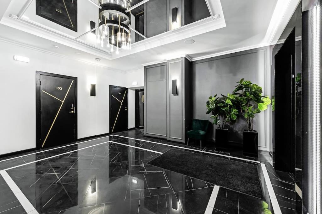 Urban-Glam City Centre Studio With A Gym And Terrace Таллінн Екстер'єр фото